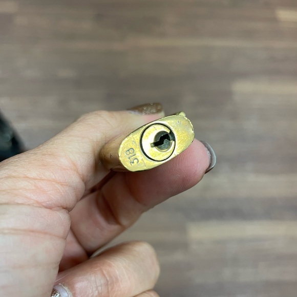 🔐 Authentic Louis Vuitton lock and key - Picture 11 of 11